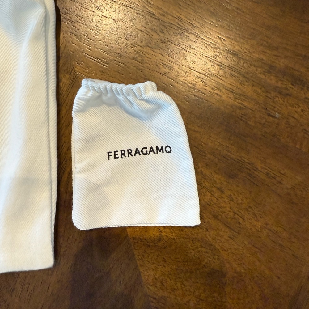 32in Black Leather Ferragamo Belt - Picture 3 of 9